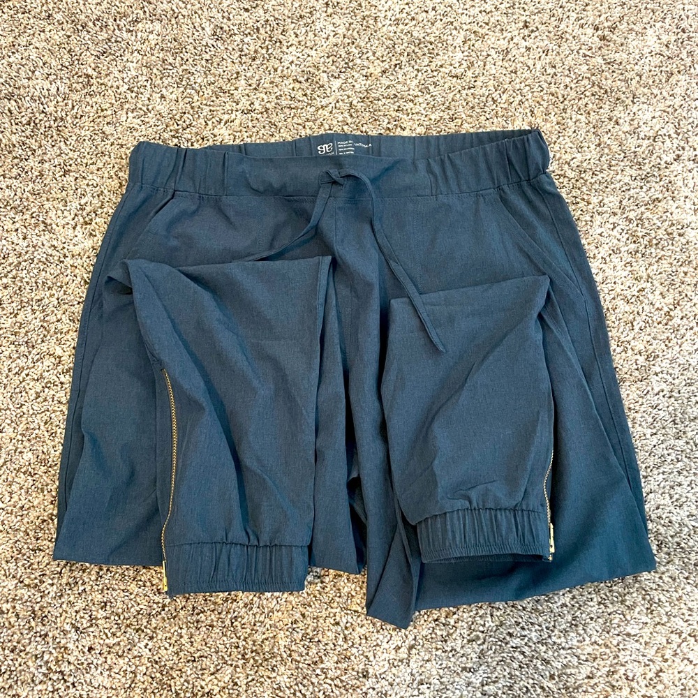 Albion’s Jetsetters in Dark Blue